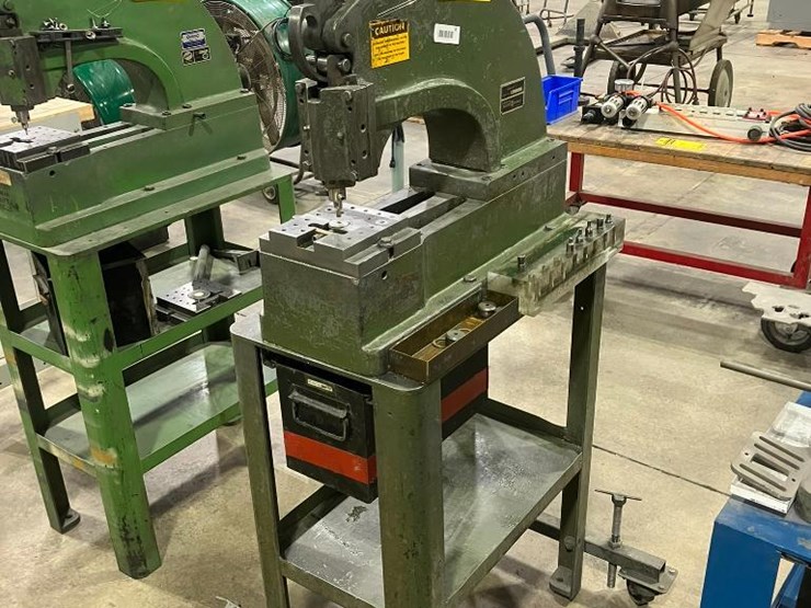 di-acro-portable-pedestal-punch,-s/n-3370-image-1