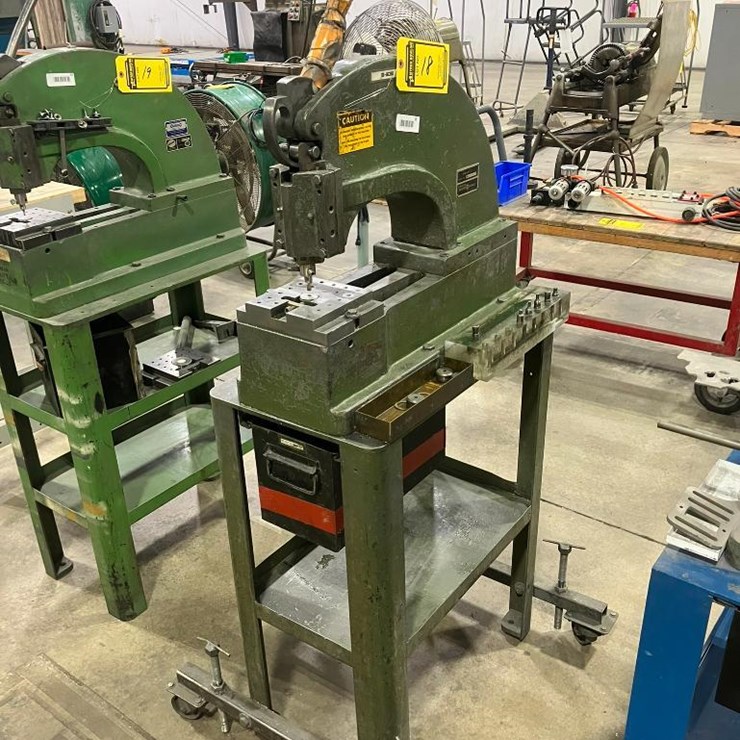 DI-ACRO PORTABLE PEDESTAL PUNCH, S/N 3370