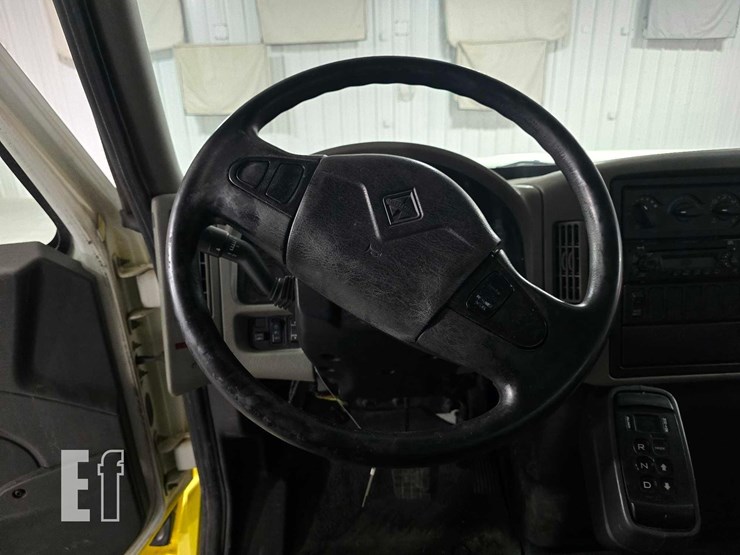 2010-international-durastar-4300-image-10