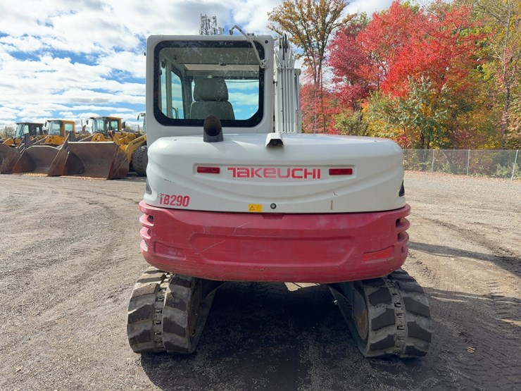 2017-takeuchi-tb290-image-4