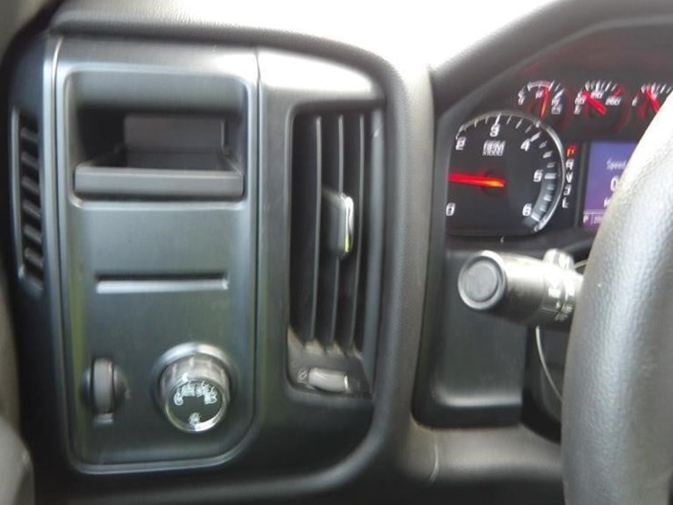 2018-chevrolet-silverado-1500-image-16
