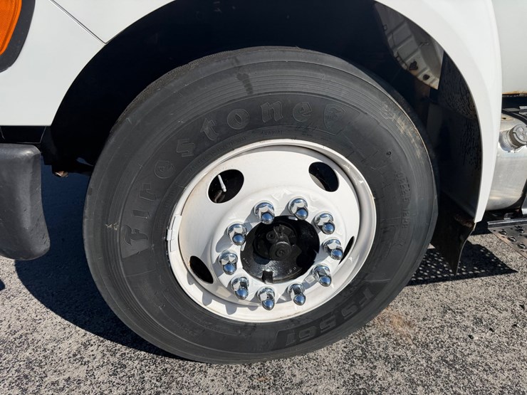 2008-ford-f650-image-9