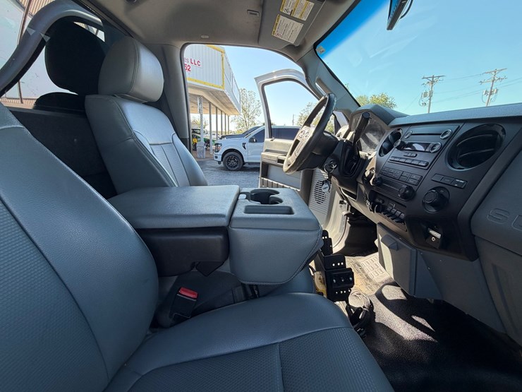 2016-ford-f550-image-25