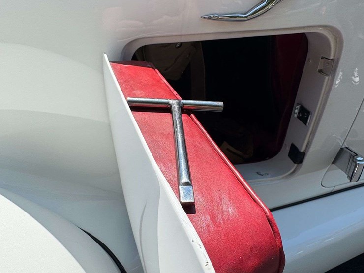 1936-auburn-852-supercharged-boattail-speedster-image-38