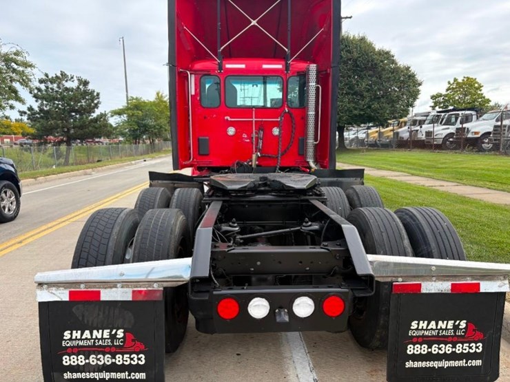 2015-kenworth-t680-image-2