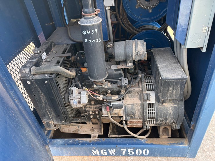 self-contained-20k-wp-grease-injection-unit-combo-p/b-8.4-kw-isuzu-diesel-generator-image-6