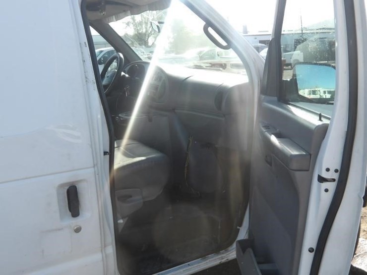 2002-ford-e350-image-16