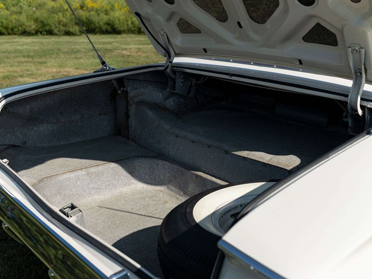 1961-chevrolet-impala-convertible-unrestored-original-image-19