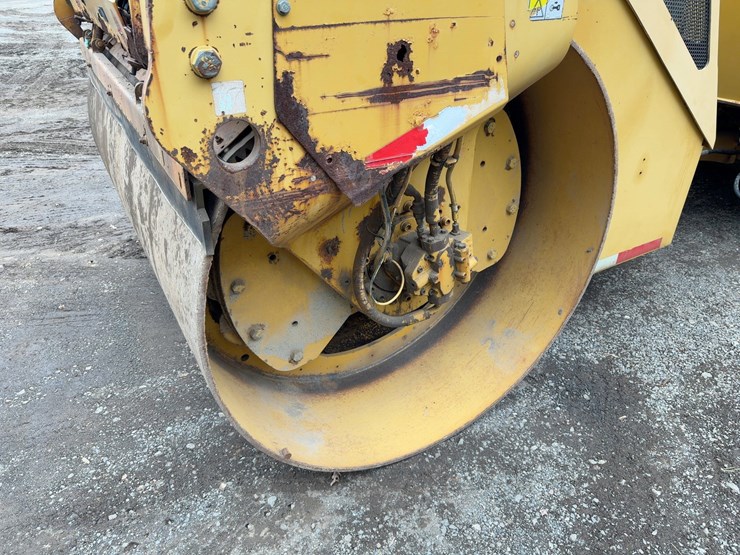 2008-caterpillar-cb-534dxw-image-11