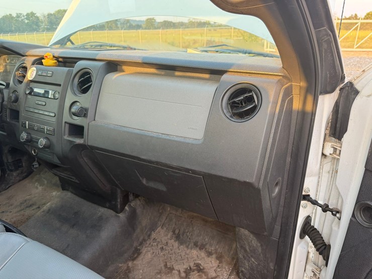 2014-ford-f150-xl-image-41