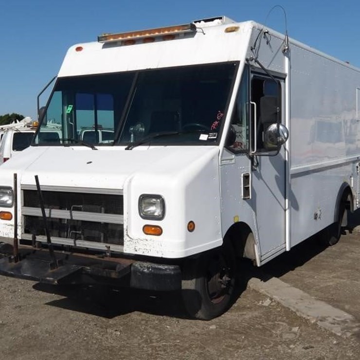 2002 WORKHORSE P42