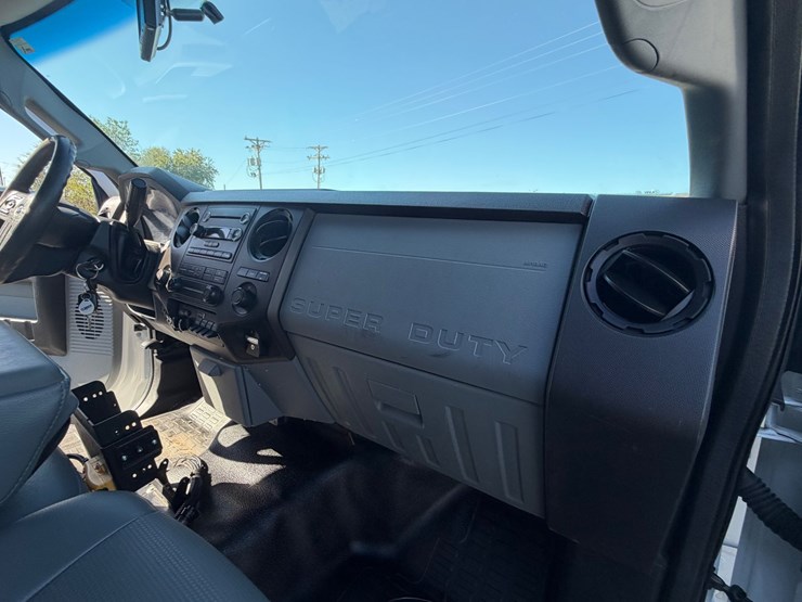 2016-ford-f550-image-24