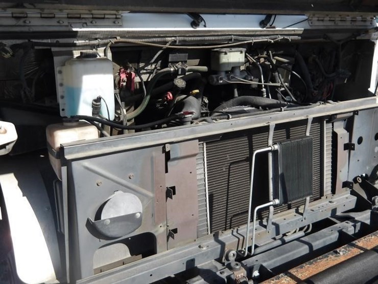 2002-workhorse-p42-image-8