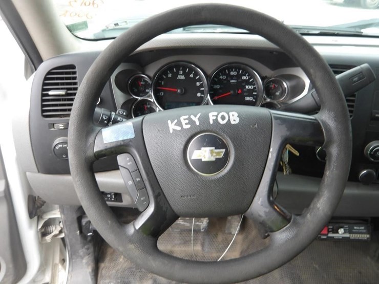 2013-chevrolet-silverado-3500-image-12