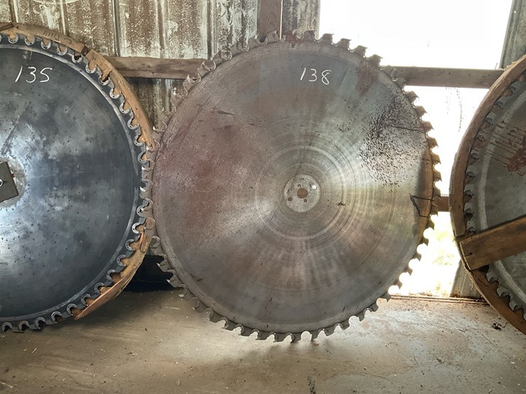 #138-•-56”-insert-tooth-circular-sawmill-blade-image-1