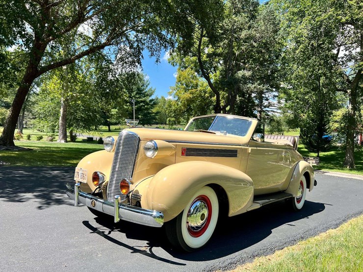 1937-cadillac-series-60-five-passenger-touring-sedan-image-1