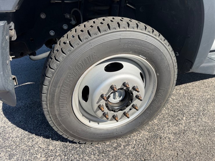 2016-ford-f550-image-9