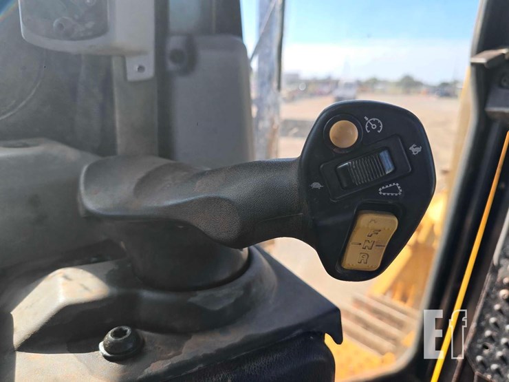 2016-caterpillar-d6t-xl-image-17