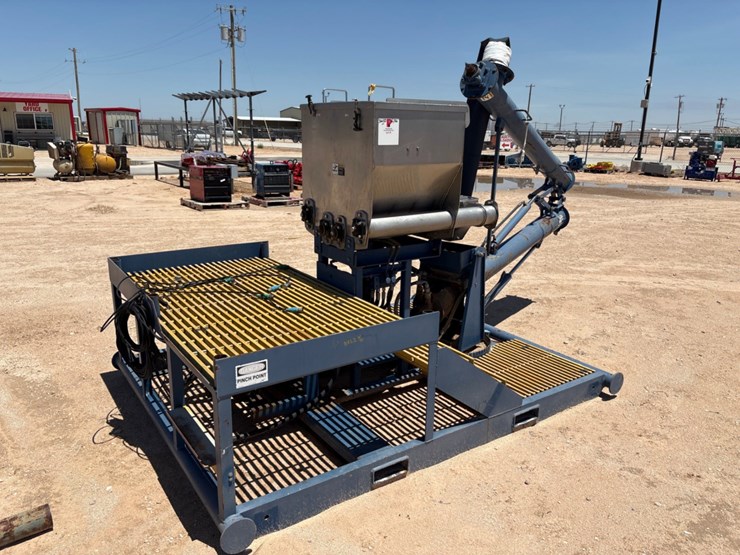 hydraulic-chlorine-dioxide-auger-&-hopper-unit,-skidded-image-1