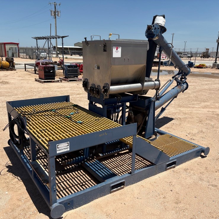 Hydraulic chlorine dioxide auger & hopper unit, skidded