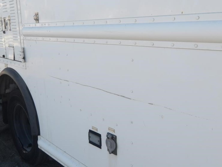 2008-workhorse-w62-image-6