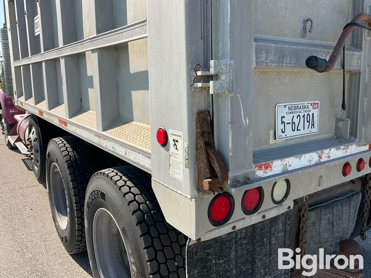 2005-kenworth-w900b-image-18