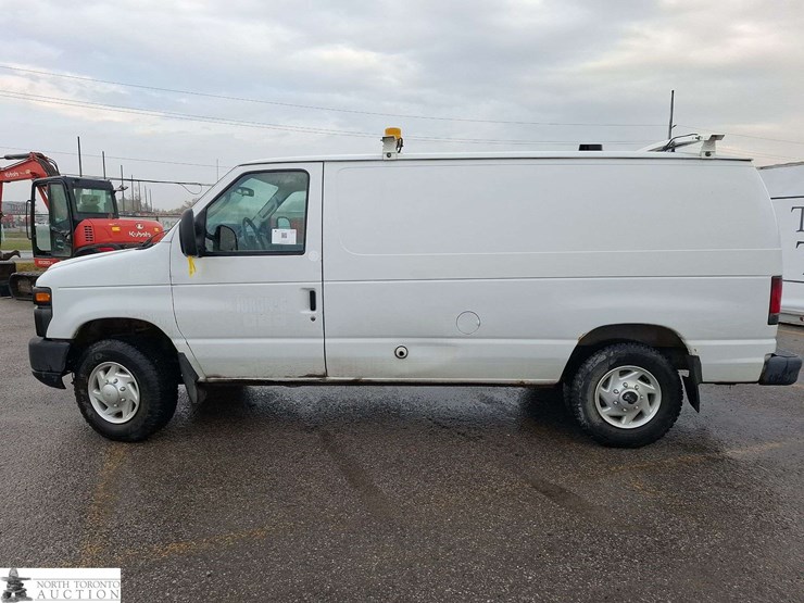 2011-ford-cargo-image-8