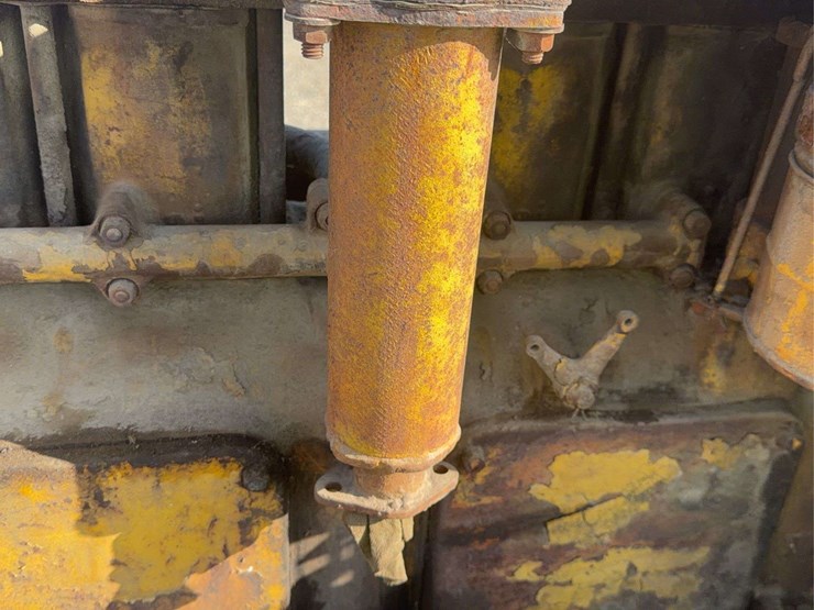 caterpillar-twenty-image-20