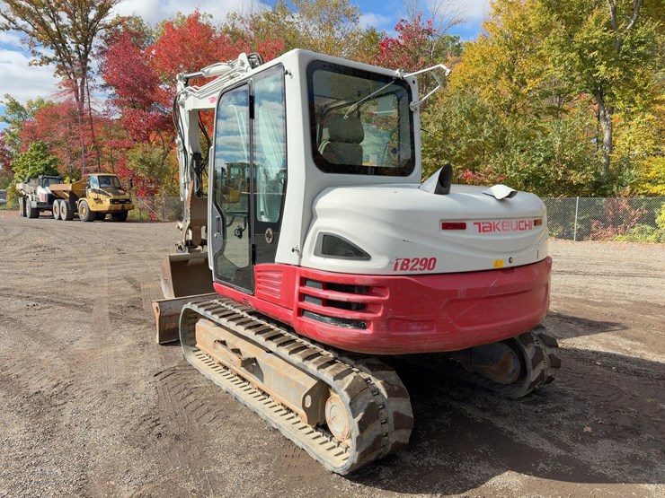 2017-takeuchi-tb290-image-3