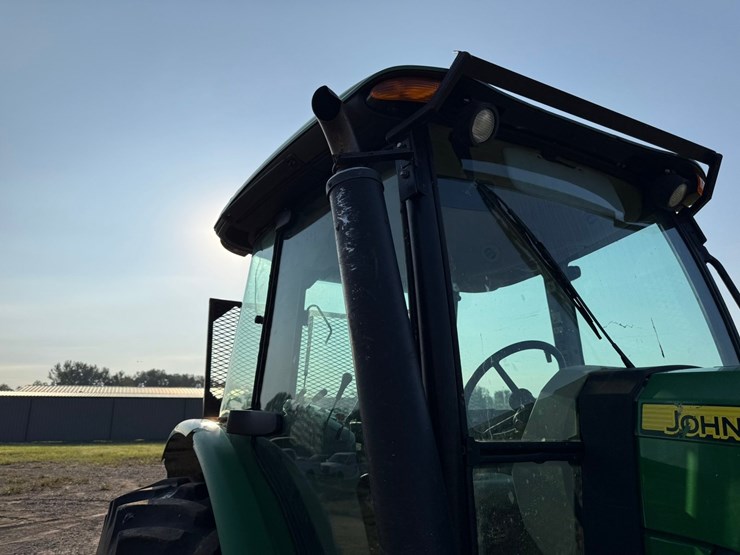 2019-john-deere-5090e-image-40