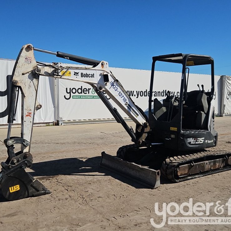2019 BOBCAT E35