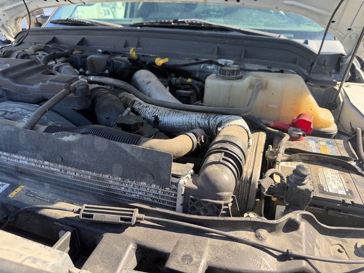 2014-ford-f550-image-28