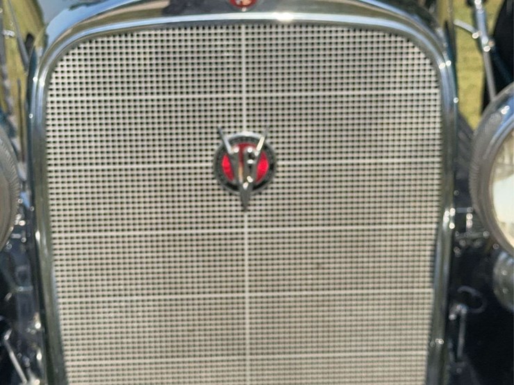 1932-cadillac-v-16-fleetwood-image-12