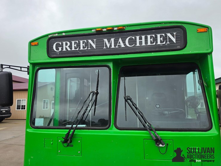 2000-gillig-party-bus-image-17