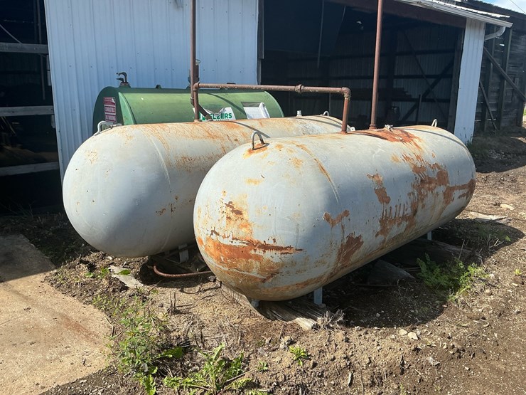 #173-•-air-storage-tank-image-1