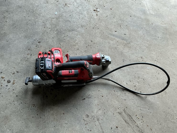 #113-•-milwaukee-m18-cordless-grease-gun-,-4-1/2"-angle-grinder),-rapid-charger-&-xc-5.0-battery-image-3