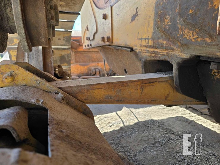 caterpillar-d6d-image-25