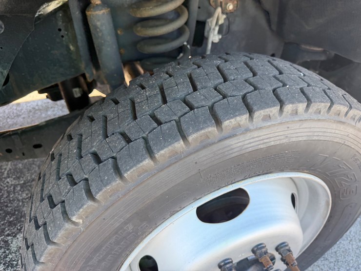 2016-ford-f550-image-12
