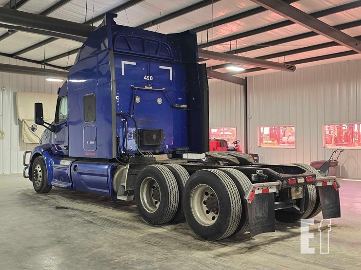 2019-peterbilt-579-image-4