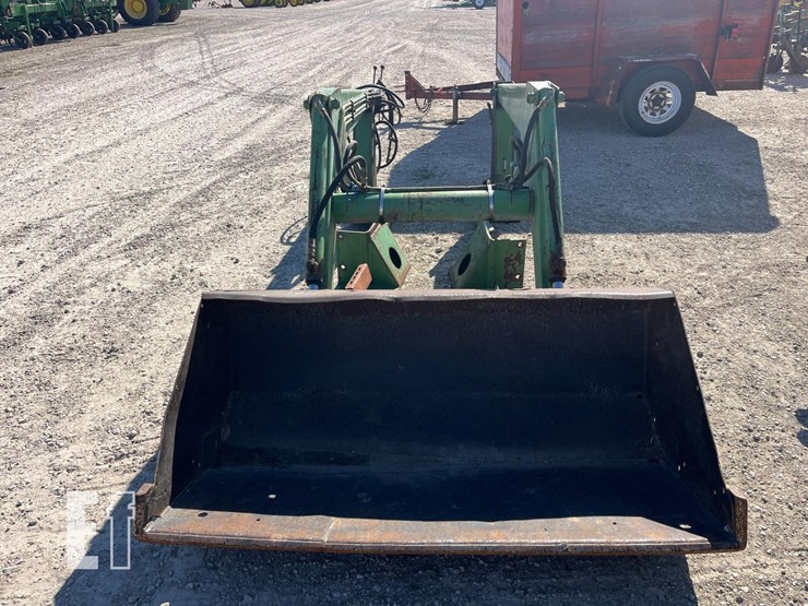 john-deere-loader-&-bucket-image-2