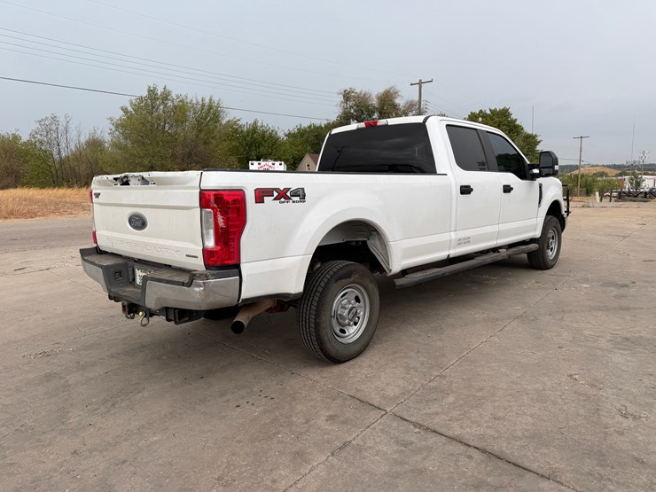 2017-ford-f250-xl-image-5