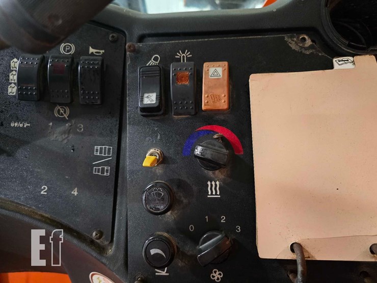 2014-jlg-g12-55a-image-18
