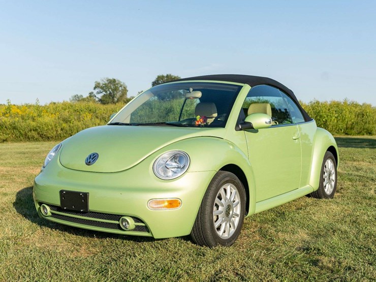 2005-volkswagen-new-beetle-gls-convertible-16,500-original-miles-image-11