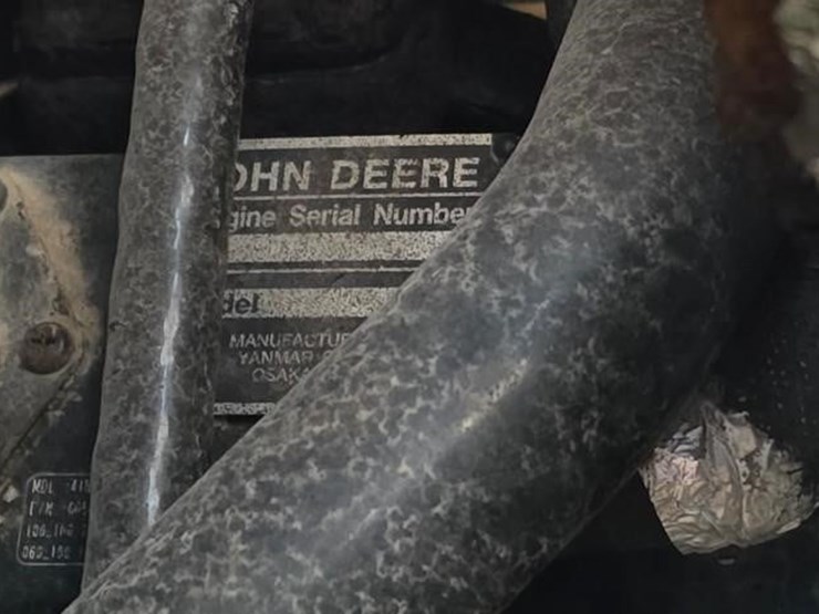 2015-deere-326e-image-41