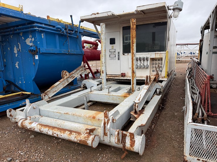 36’l-x-10.2’w-x-10.8’h-hydraulic-raising-drillers-top-doghouse,-skidded-image-1