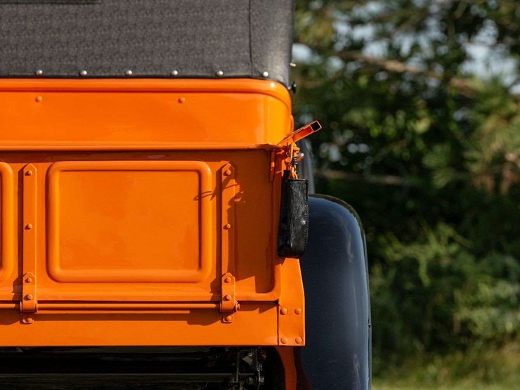 1933-ford-v8-roadster-pickup-image-12
