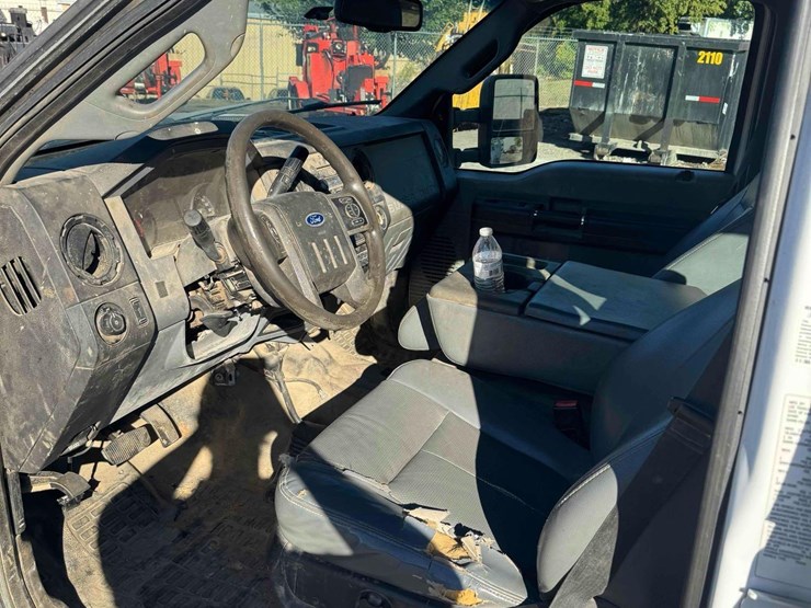 2016-ford-f550-image-19