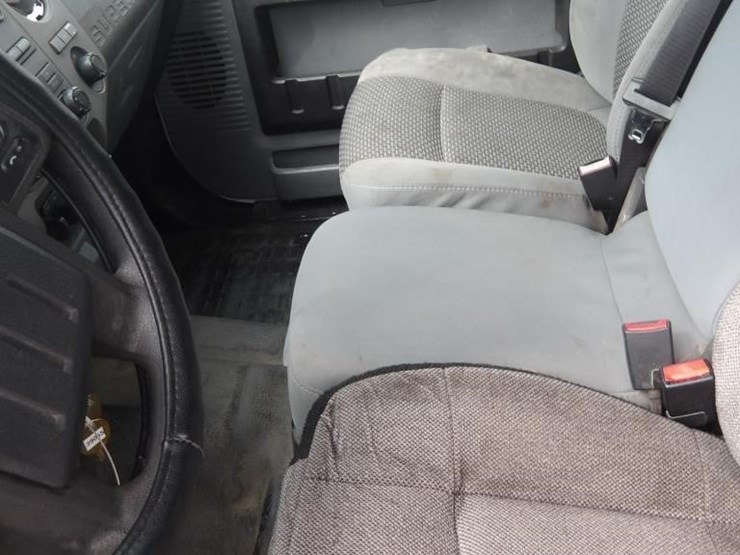 2011-ford-f550-image-22