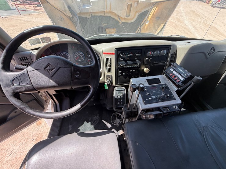 2010-international-durastar-4400-image-30