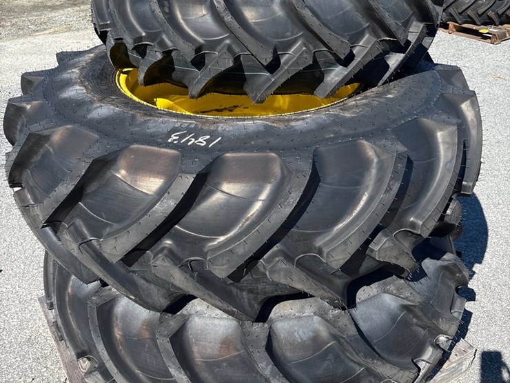 #1070-•-john-deere-r1-ag-tires-with-rims-image-1